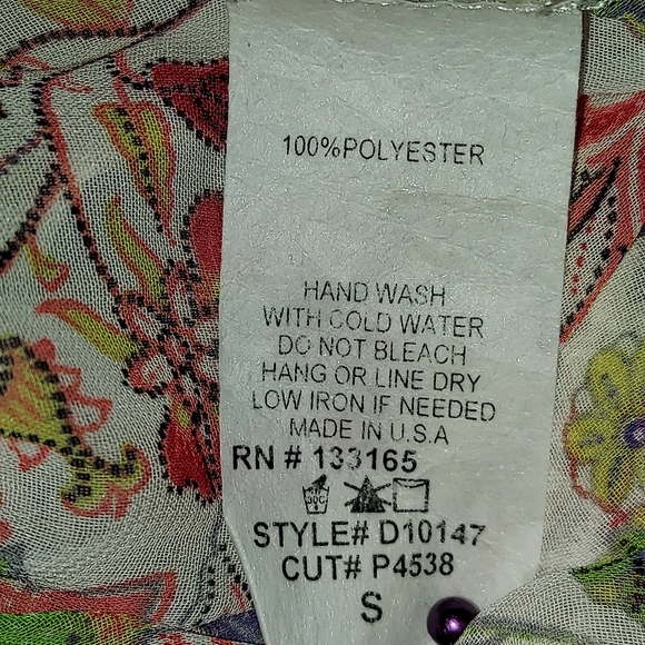 Attar'd State Floral Lace Back Top Size S - Picture 9 of 9